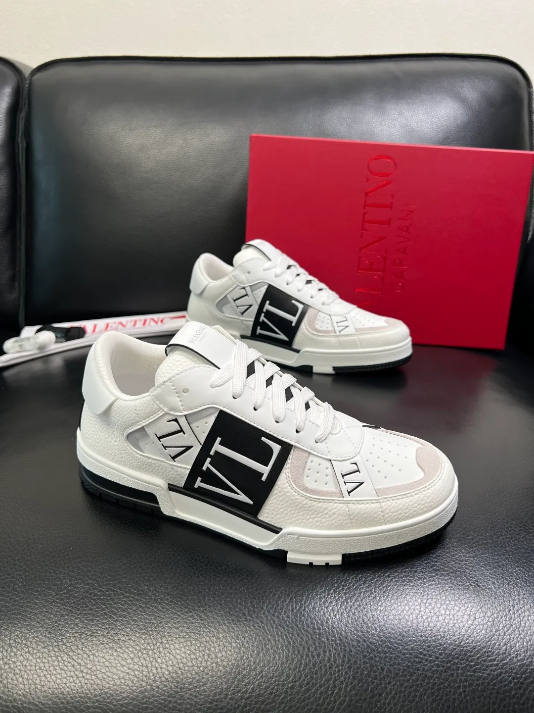 Men's shoes 💰660 VALENTINO High quality top craftsmanship Valentino, sports sneakers counter synchronization, uppers imported from Italy, high-quality splicing colorful complex crafts, imported cowhide lining soft and comfortable, soles: original soles specially provided by the original factory, T men's shoes 💰U exclusive movable molded soles super comfortable, original factory and single goods, welcome to compare, couple size 39-44 (customized 45)